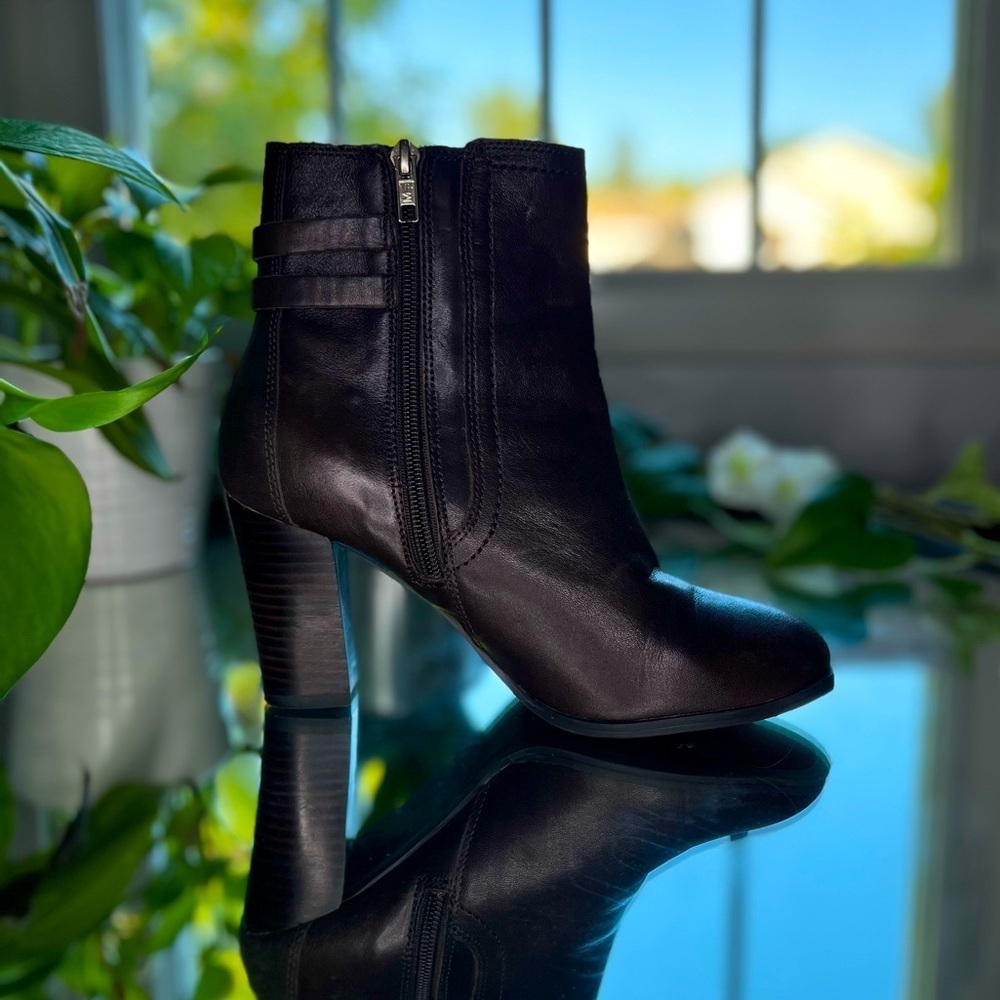 Marc Fisher Dark Brown Leather Ankle Boot With Buckle Kattie 3 Inch Heel Size 7M